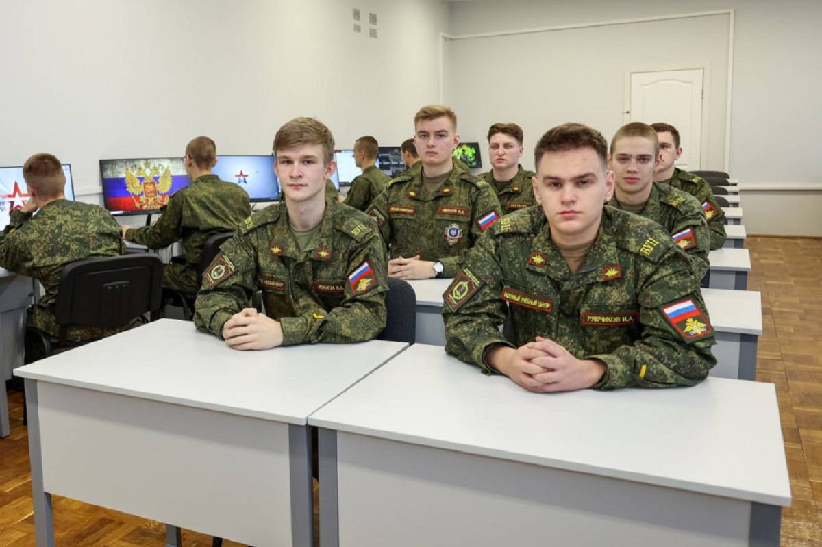 Военный учебный центр при НовГУ открыли в 2023 году.