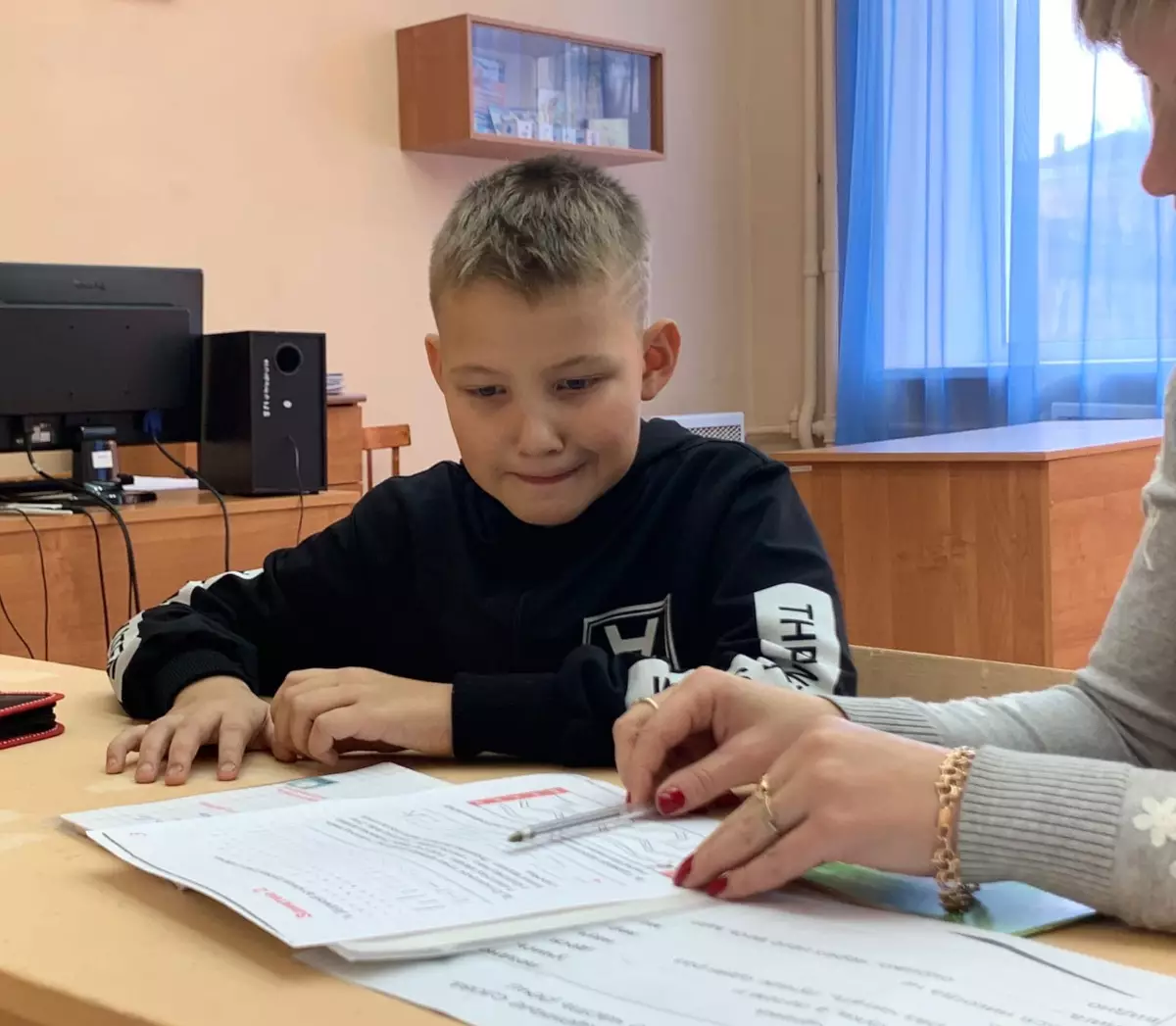 С 1 сентября 2023 года все российские школы преподают русский язык и литературу по единой федеральной программе. А с 1 сентября 2025 года дети начнут проходить эти дисциплины по единому учебнику.