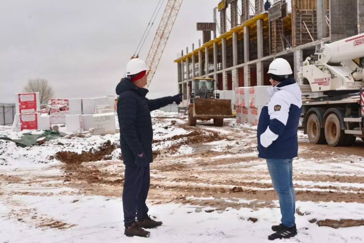 Строительство новой школы в Деревяницком микрорайоне в Великом Новгороде.