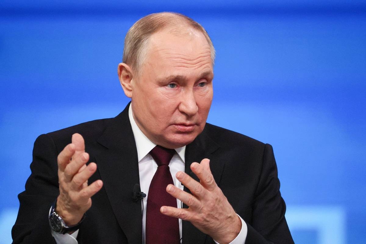Владимир Путин прокомментировал более 80 обращений и вопросов.
