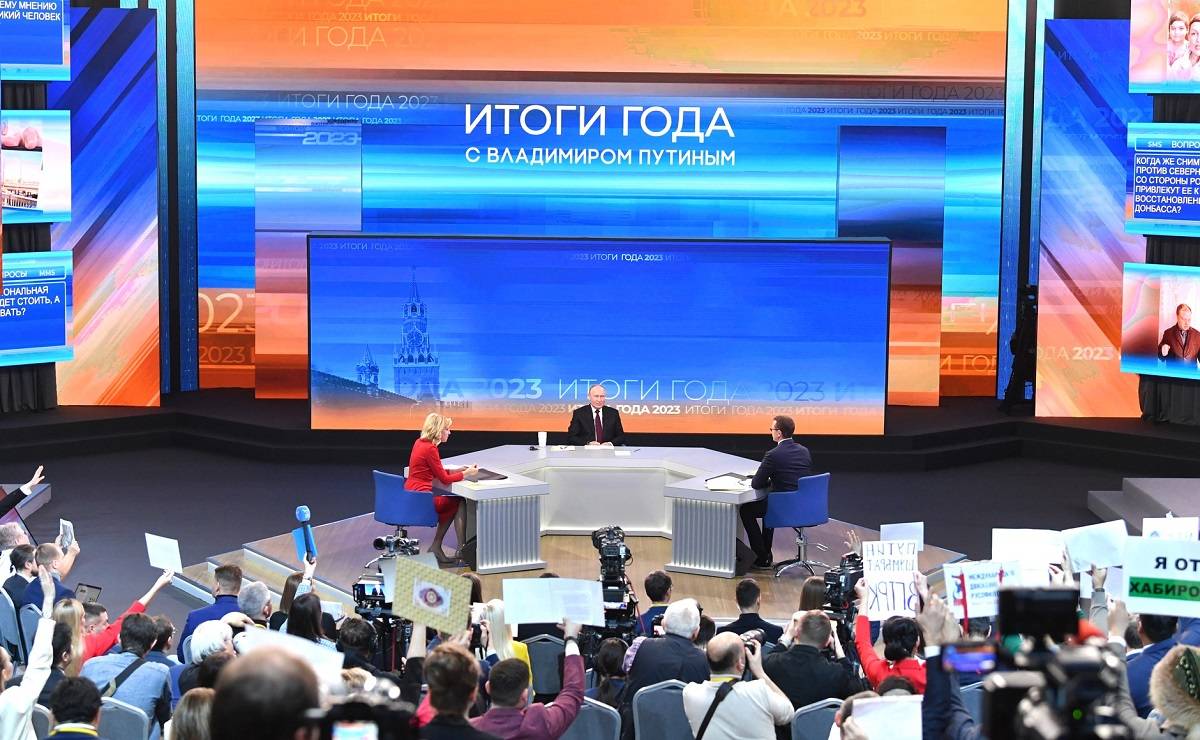 Прямая линия и пресс-конференция Владимира Путина длилась более четырёх часов.