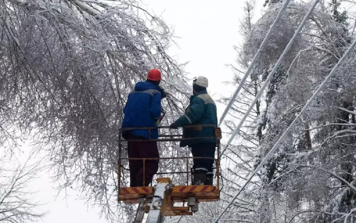 13 декабря без света оставались более 1 тысячи жителей в Марёвском, Окуловском и Маловишерском муниципалитетах.