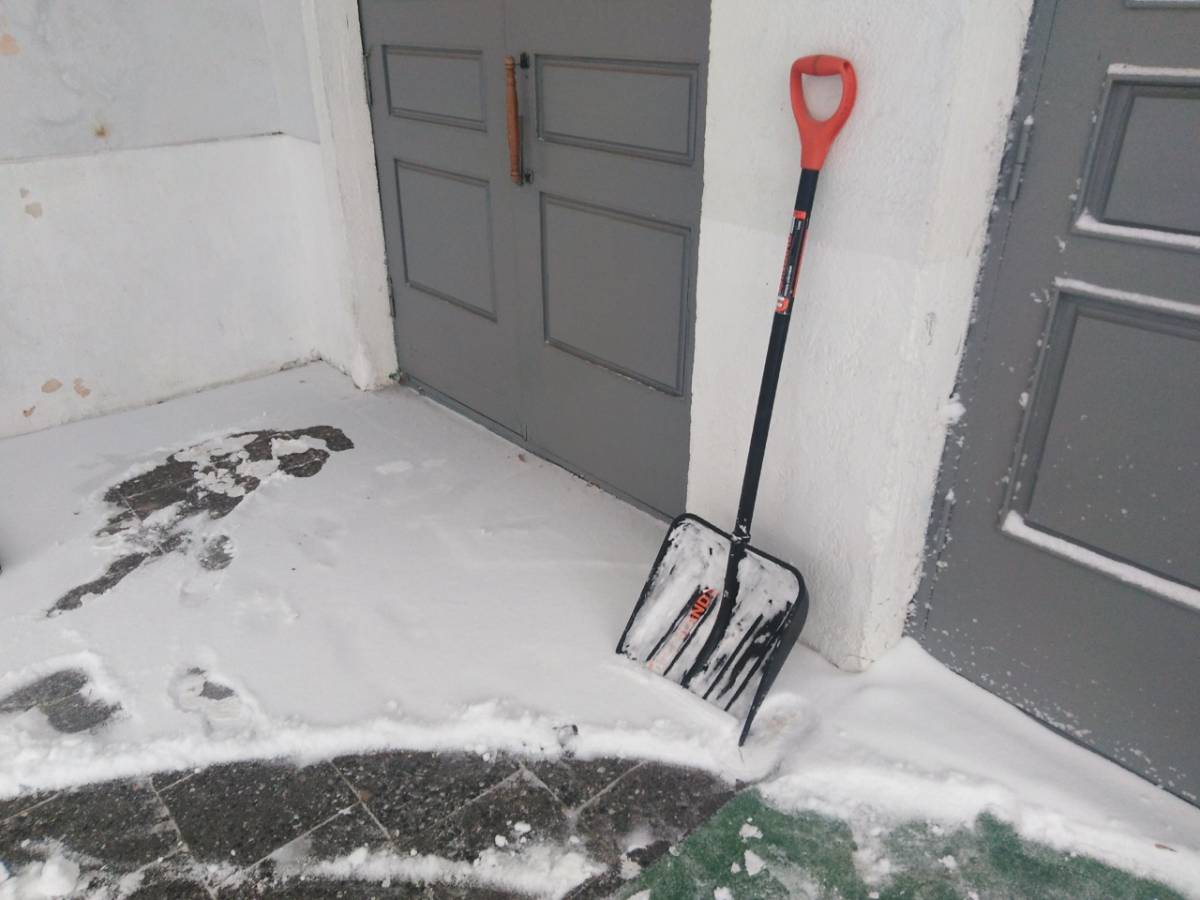 Зимой подрядчик должен будет заниматься ежедневной уборкой мусора и снега.