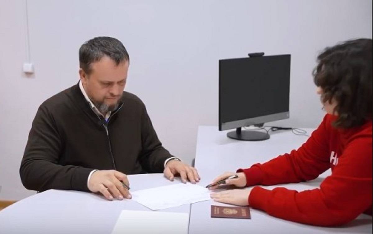 Андрей Никитин поставил подпись в региональном штабе ОНФ.