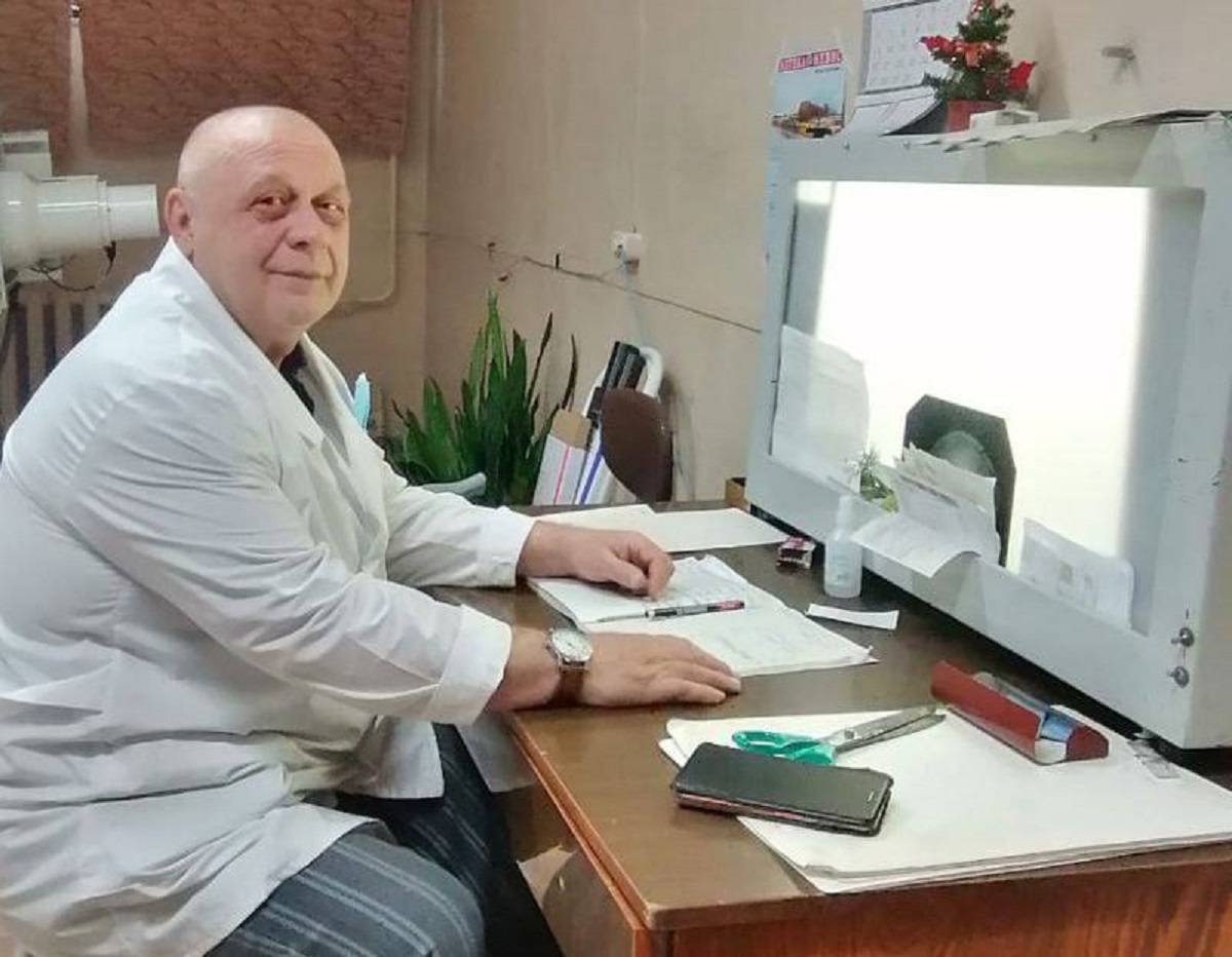 Игорь Звездин работает рентгенологом в Пестовской ЦРБ.