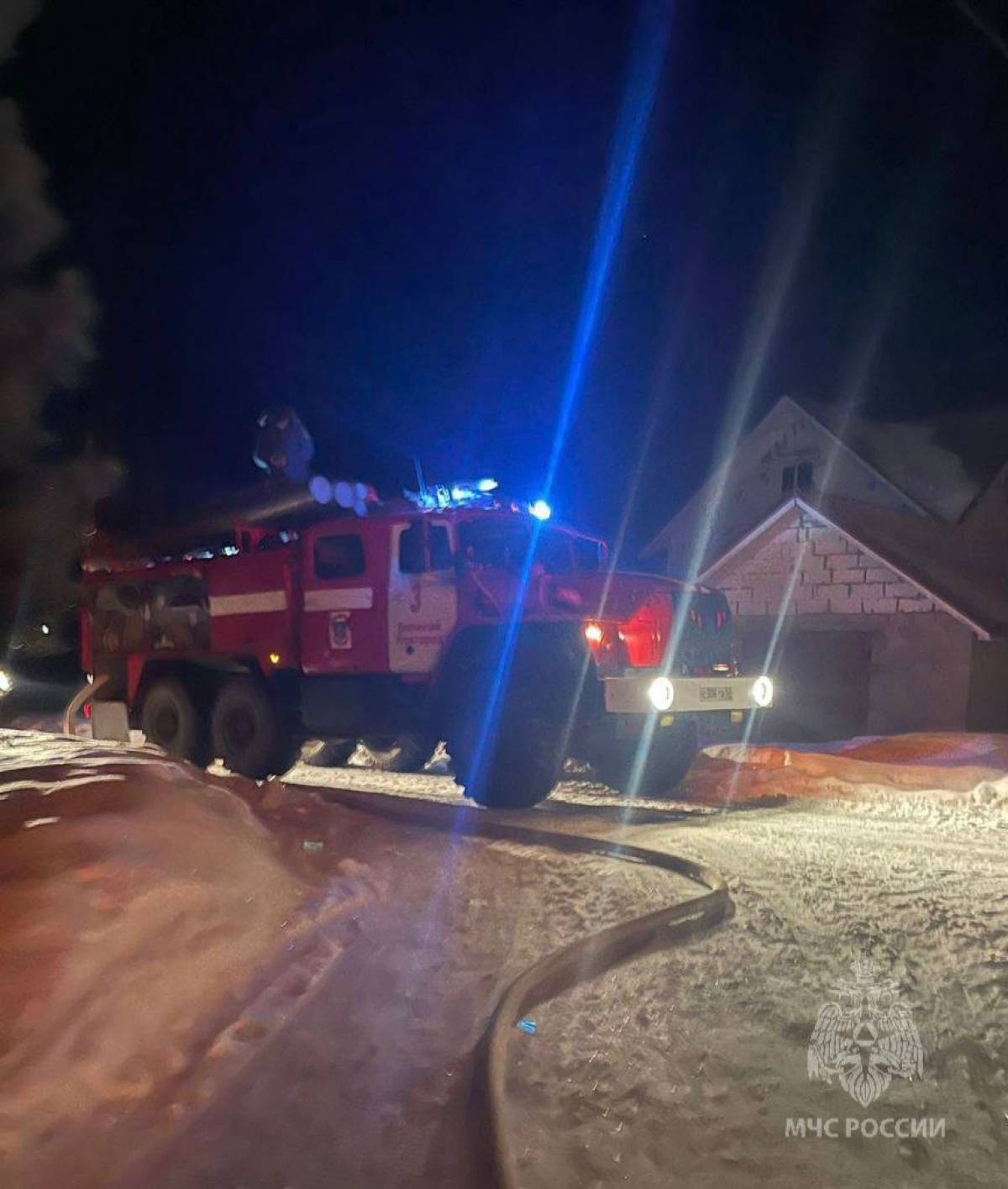Пожары произошли в деревнях Слутка и Сырково.