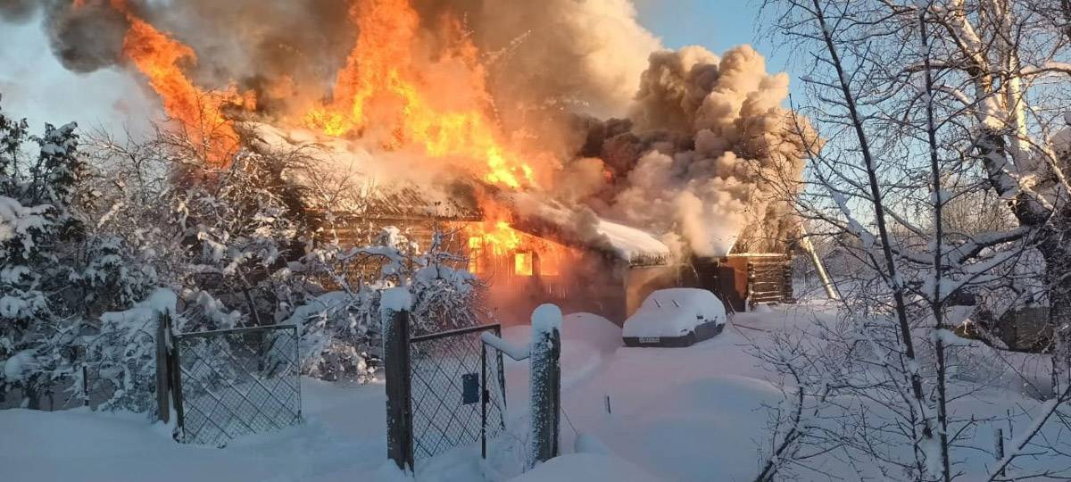 В деревне Веребье горел частный жилой дом