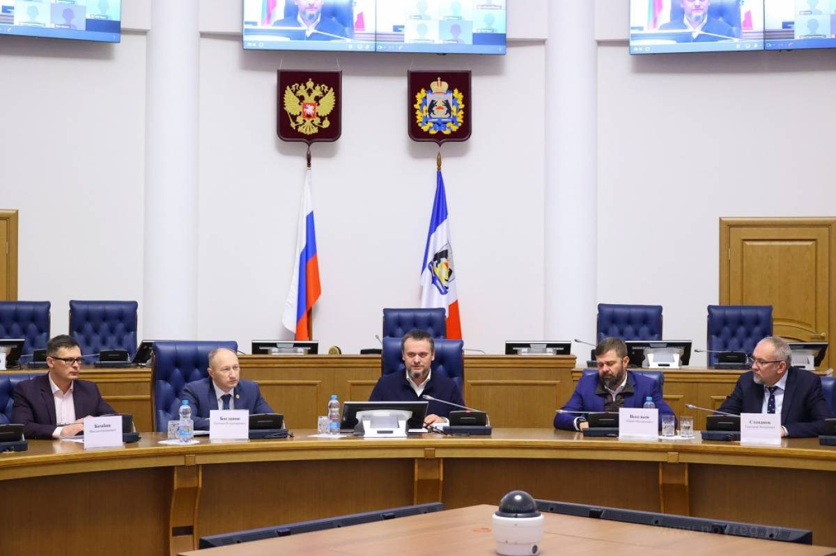 Андрей Никитин подчеркнул, что инвестпроект по созданию умных телевизоров для региона интересен и важен.