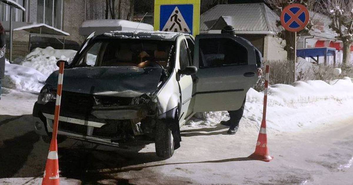 На улице Московской в Малой Вишере на перекрёстке дорог столкнулись два автомобиля «Рено».