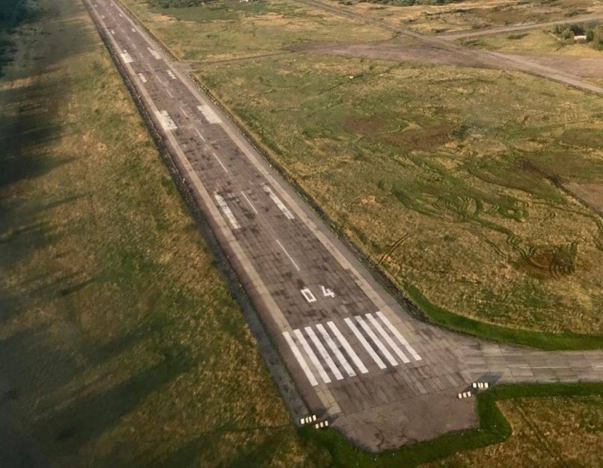 По словам губернатора, в будущем аэропорт в Кречевицах возможно использовать для чартерных перевозок.