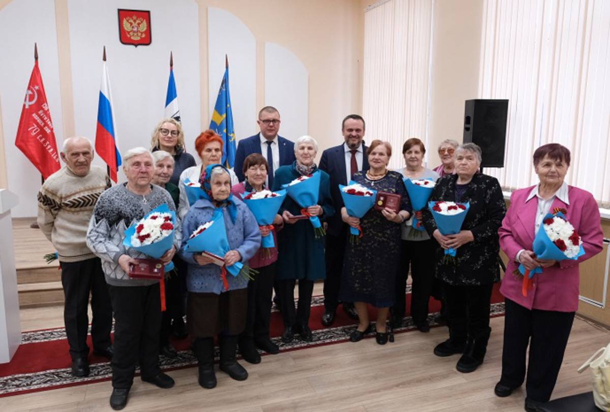 Ветеран просвещения Евгения Котова поблагодарила губернатора за внимание к ветеранам.