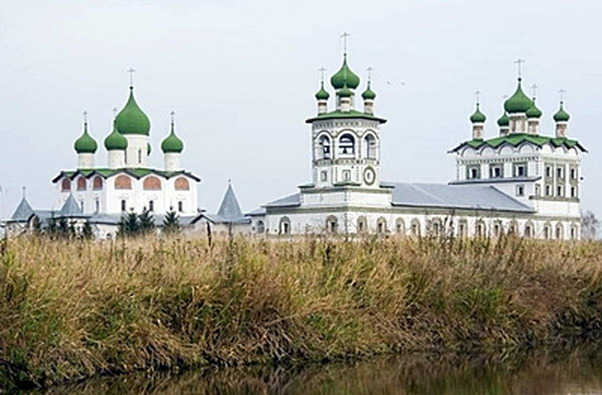 Николо-Вяжищский монастырь был основан иноками Евфросином, Игнатием и Галактионом.
