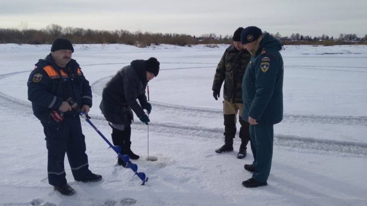 Ситуация с ледовым покрытием в затороопасных местах региона будет находиться на постоянном контроле спасателей.