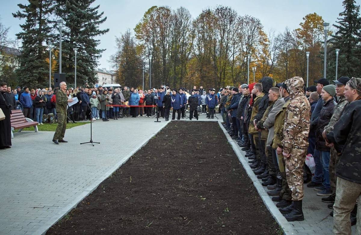 Военные прокуроры посетили воинские части в Новгородской области