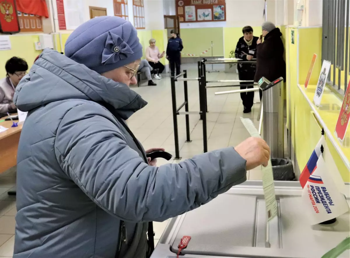 В Новгородской области явка по итогам второго дня голосования на выборах  главы государства составила почти 53%