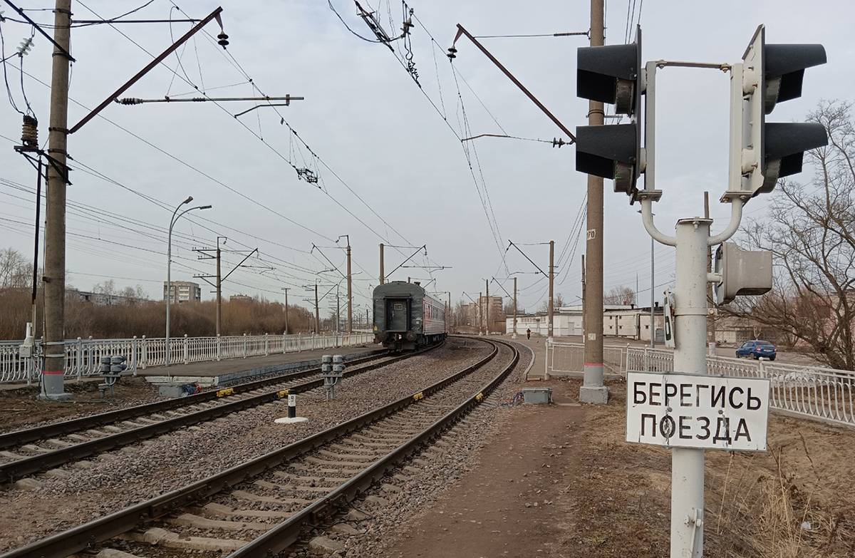 Подготовка объектов инфраструктуры Октябрьской железной дороги к сезону ледохода в Новгородской области завершена.