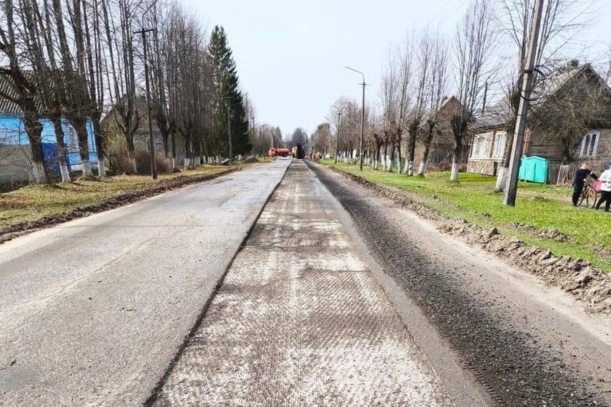 На улице Октябрьской заменят дорожное покрытие, построят тротуары, отремонтируют ливневую канализацию.