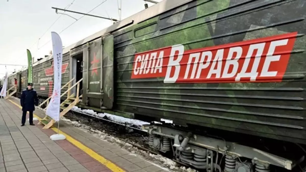 Посетить выставочный поезд смогут все желающие, гиды расскажут посетителям об истории и достижениях российской армии.
