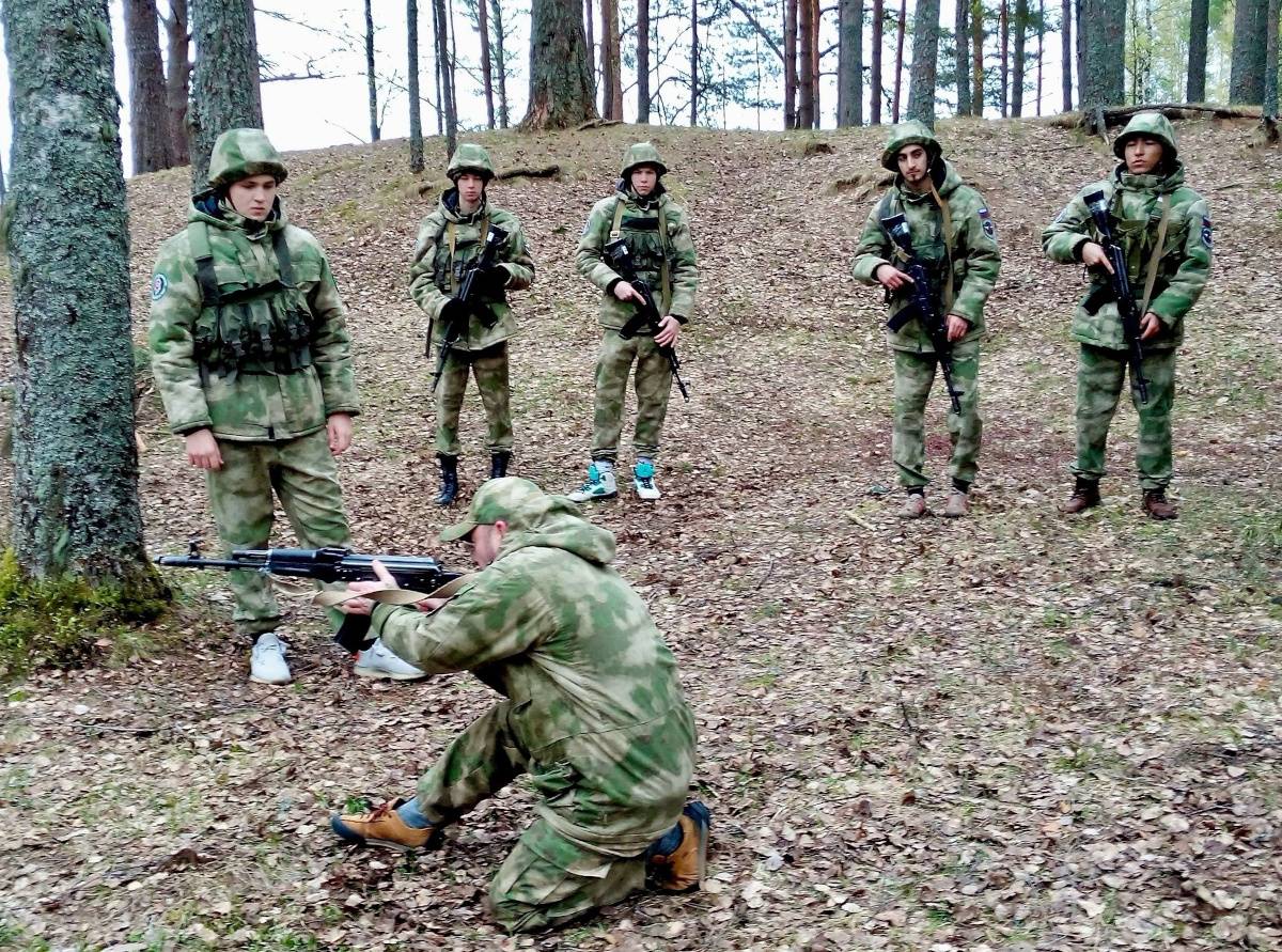 В лагере «Гверстянец» под Крестцами проходят первые в 2024 году учебные сборы по основам военной службы