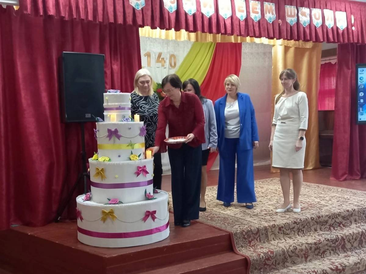 Школа в деревне Новоселицы Новгородского района отметила 140-летний юбилей