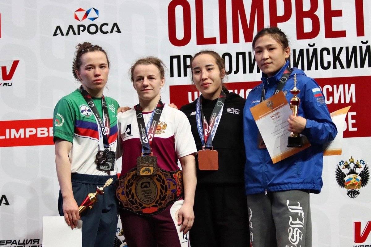 Ранее Надежда Соколова (вторая слева) завоевала олимпийскую лицензию для российской сборной.