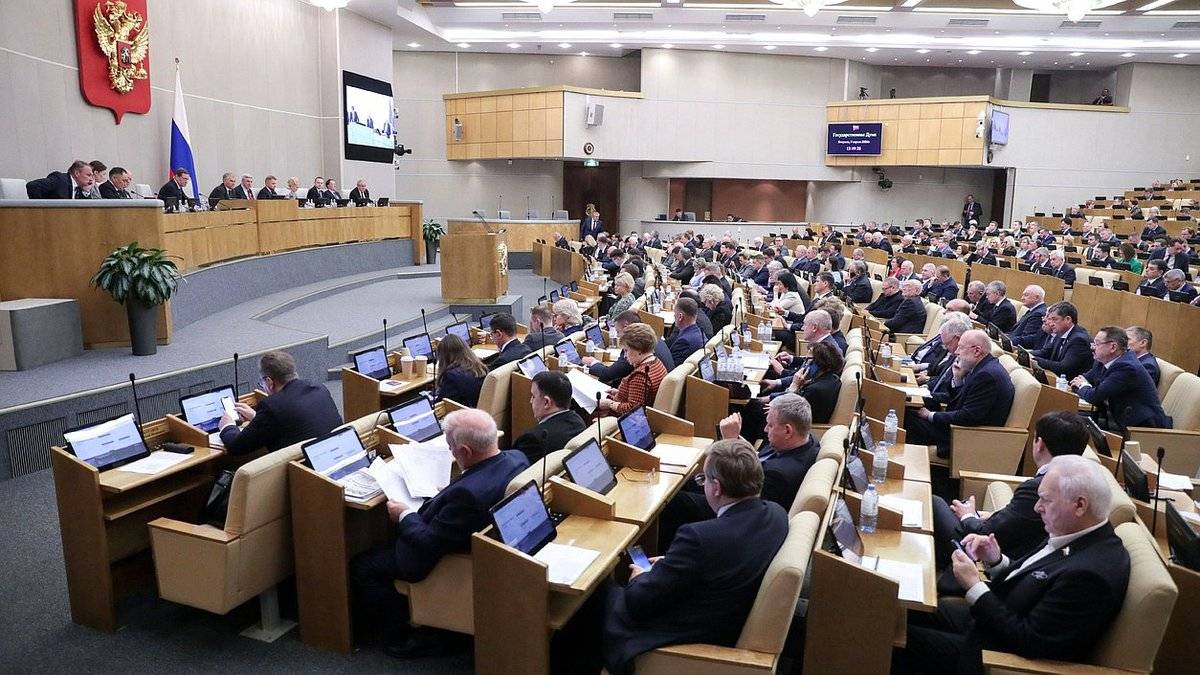 Депутаты Госдумы приступили к обсуждению кандидатур на должности вице-премьеров.