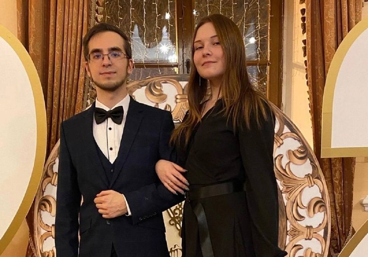 Андрей Добрынин и София Андреева будут на свадьбе в традиционных праздничных нарядах Новгородской губернии.