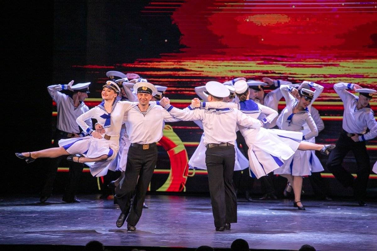Концертная программа, с которой выступил ансамбль, называется «Донбасский характер».
