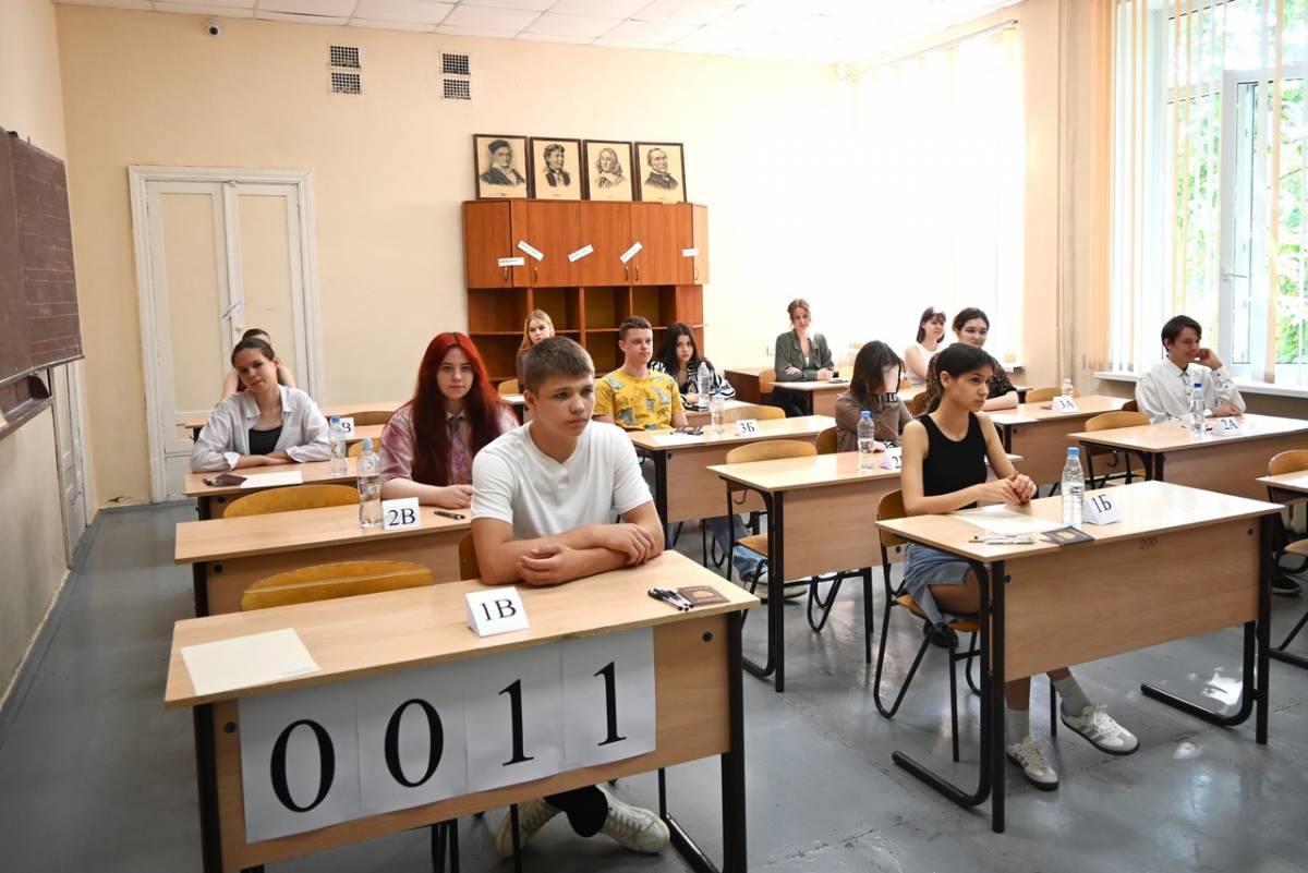 В Новгородской области шесть выпускников школ сдали ЕГЭ на 100 баллов
