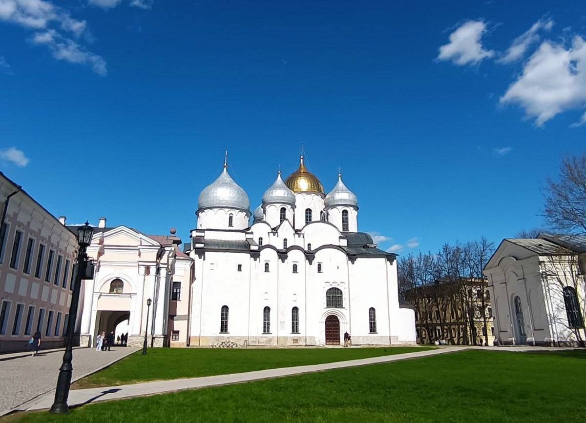 Концерт-реквием пройдёт на сцене у Софийского собора в Новгородском кремле.