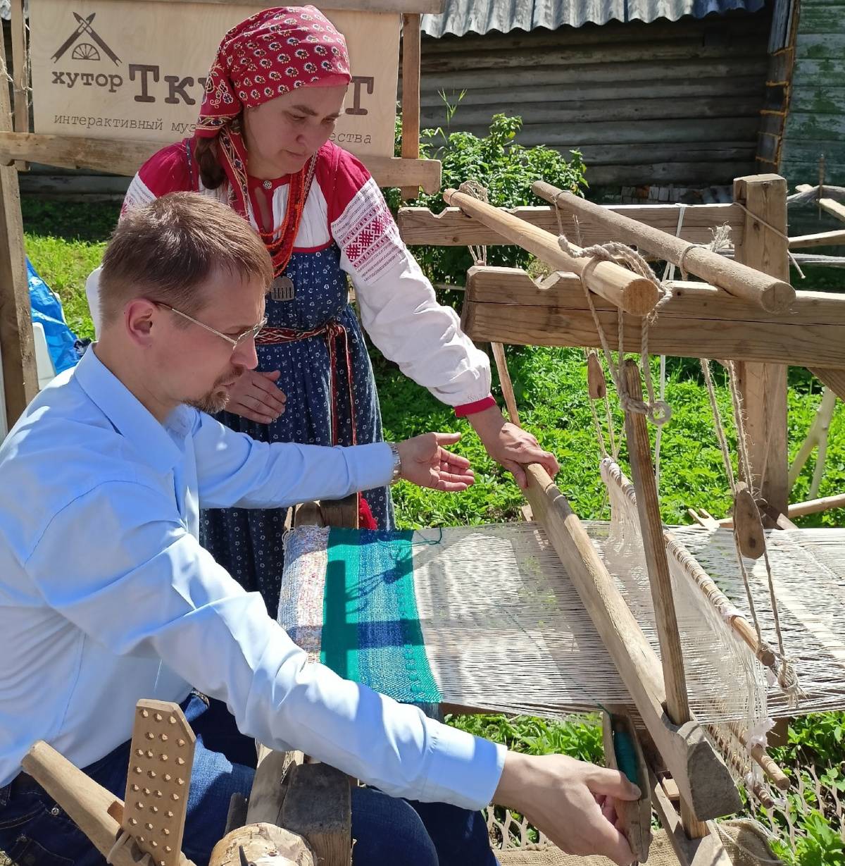 На окуловском хуторе Ткуттут готовятся к «Слёту ткачей»