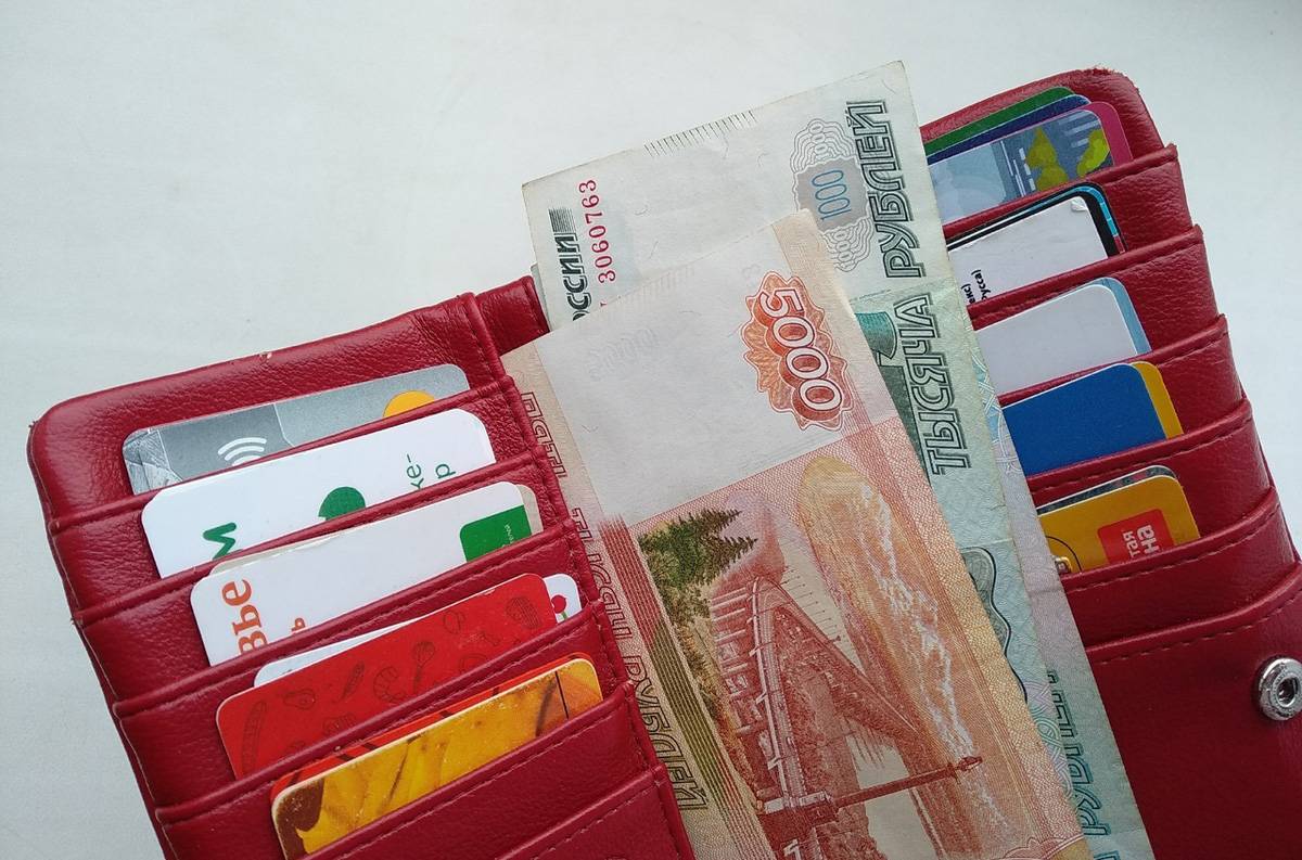 За полмесяца новгородцы перевели мошенникам более 12 млн рублей