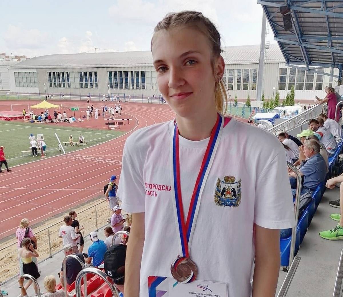 Александра Кудрявцева показала третье время в беге на дистанции 400 метров и установила рекорд Новгородской области.