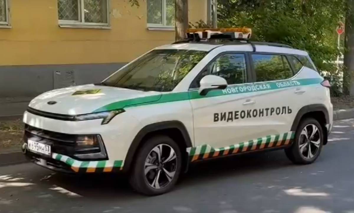 С помощью автомобиля фотовидеофиксации нарушений ПДД будут контролировать дорожную обстановку в Великом Новгороде по утверждённым Госавтоинспекцией маршрутам.
