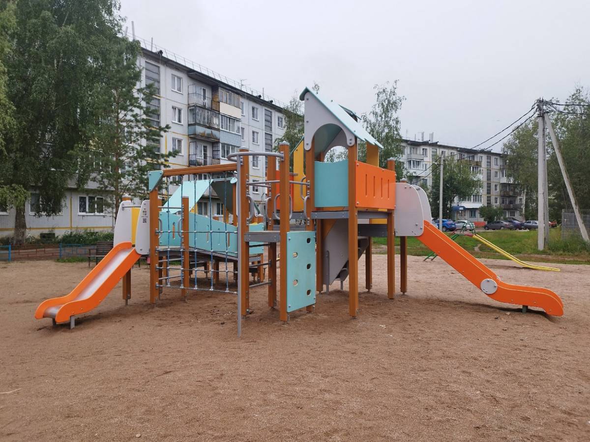Новая игровая площадка для детей появилась в деревне Борки Новгородского района