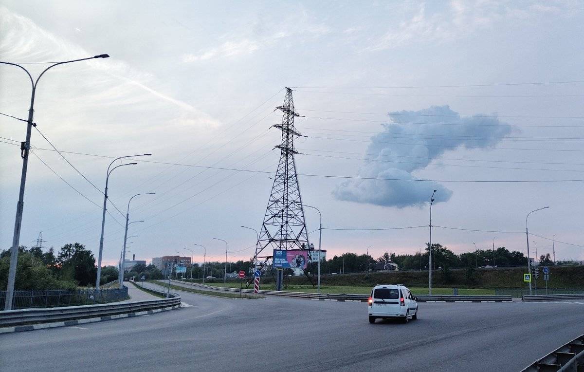 В небе над Великим Новгородом проплыло облако в форме собачьей головы.