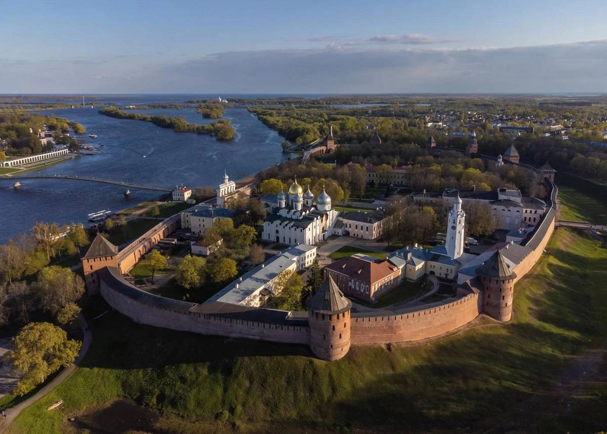 Великий Новгород входит в туристический маршрут «Серебряное ожерелье».
