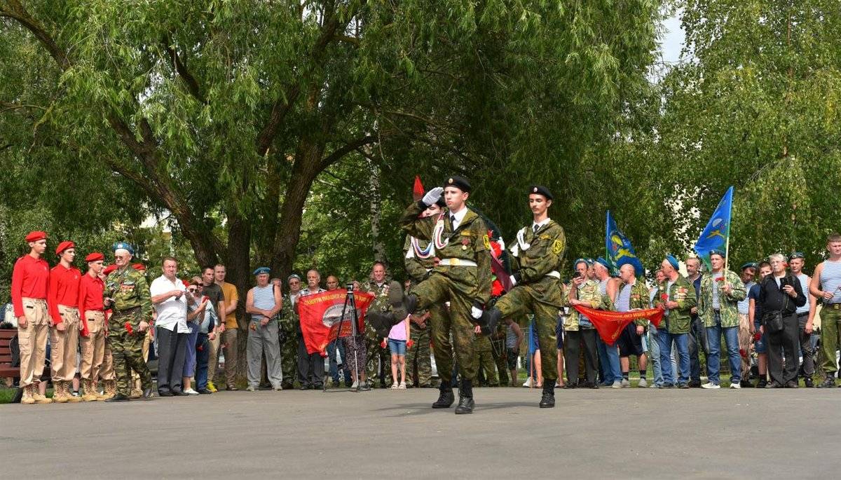 Празднование Дня ВДВ начнётся с митинга в сквере Мужества.