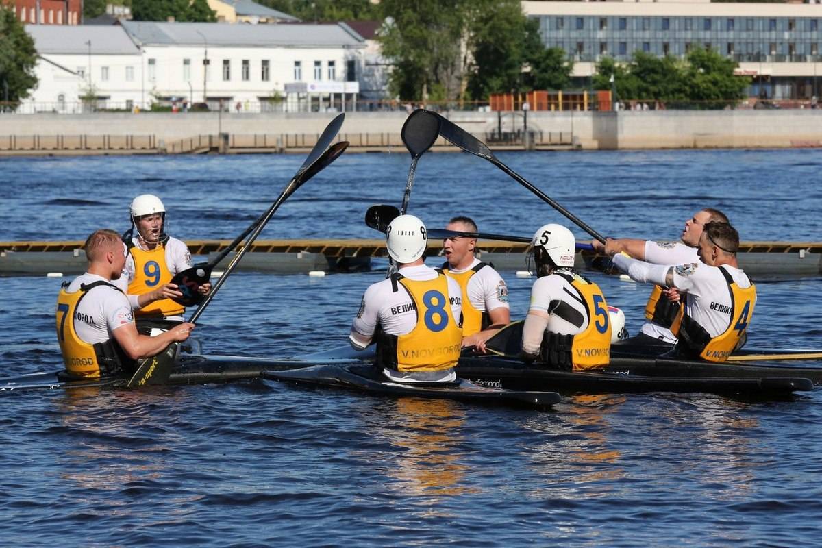 В финале чемпионата новгородцы счётом 3:2 одержали победу над сборной Санкт-Петербурга.