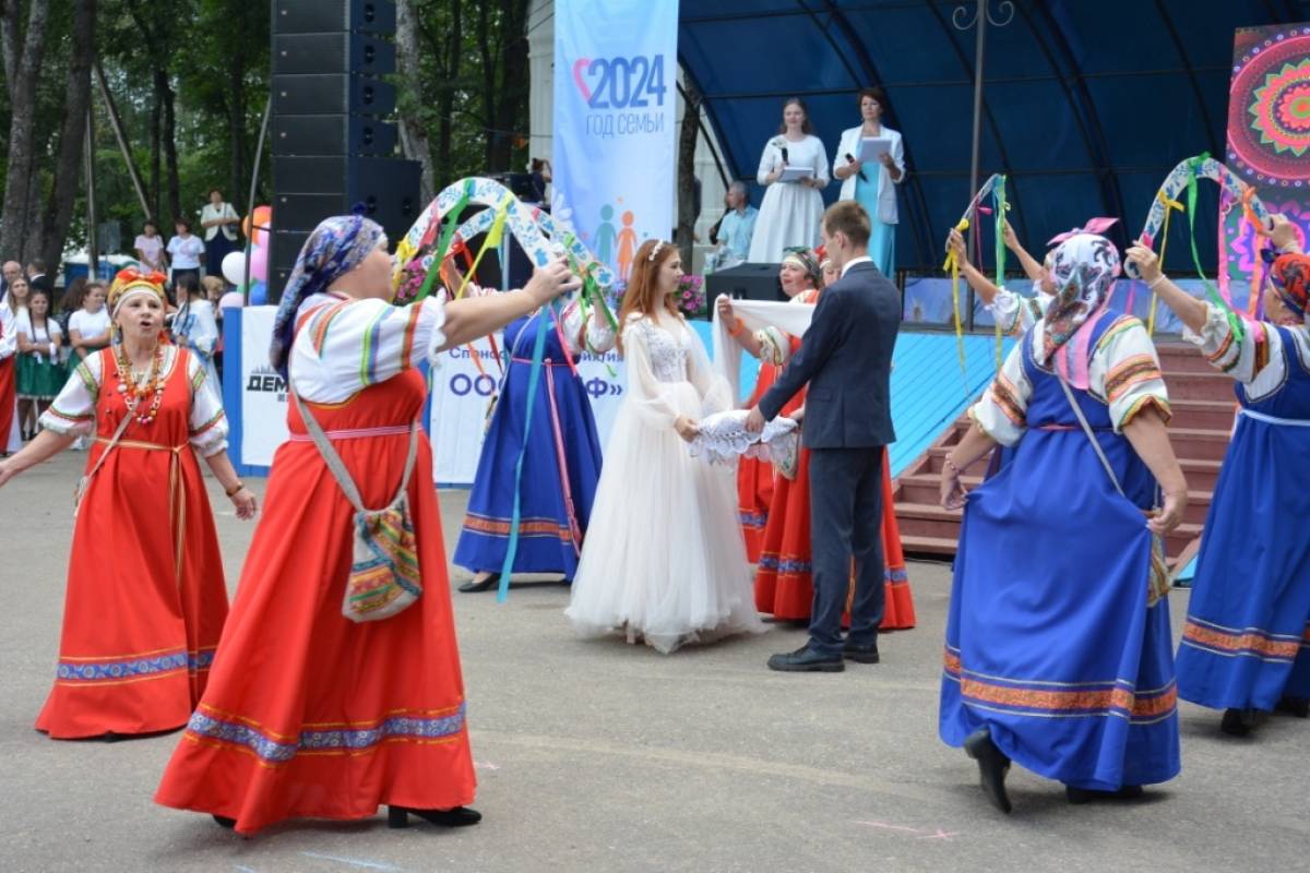 Демянск отметил 618-й день рождения большим семейным фестивалем