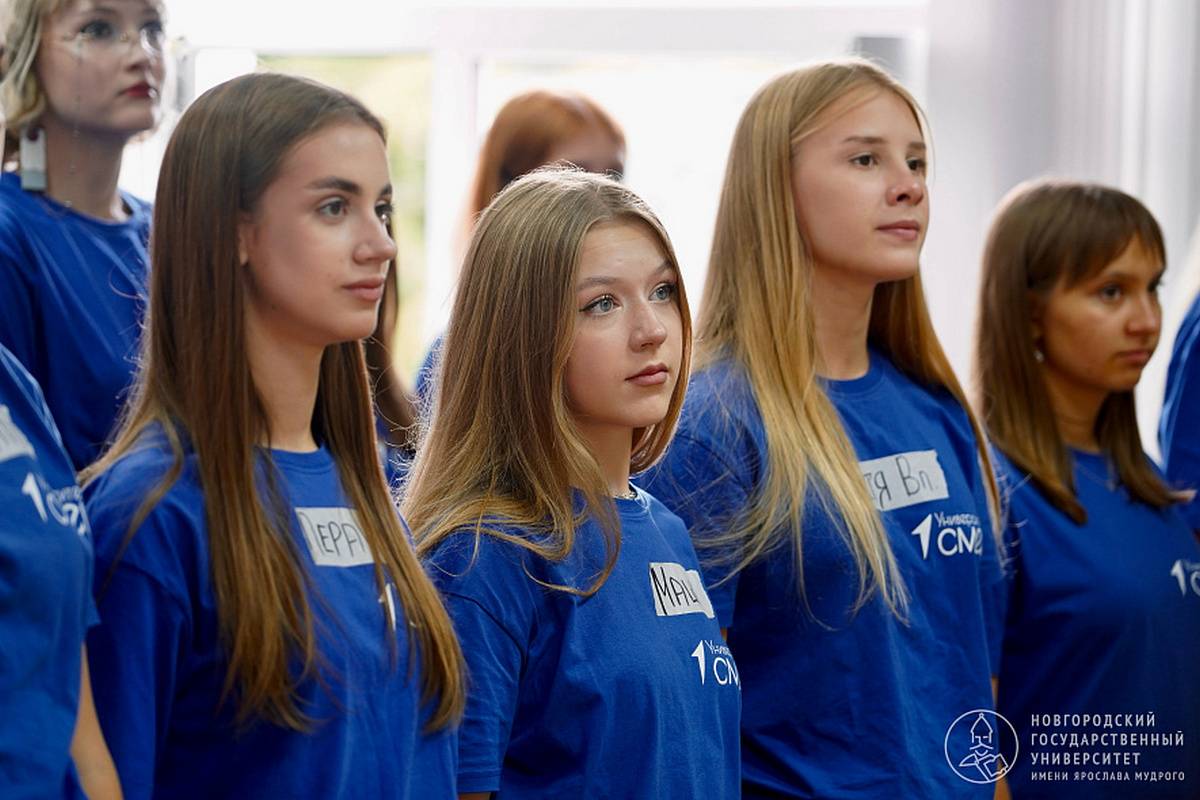 Занятия для 77 школьников из Луганской народной республики будут проходить до 11 августа.