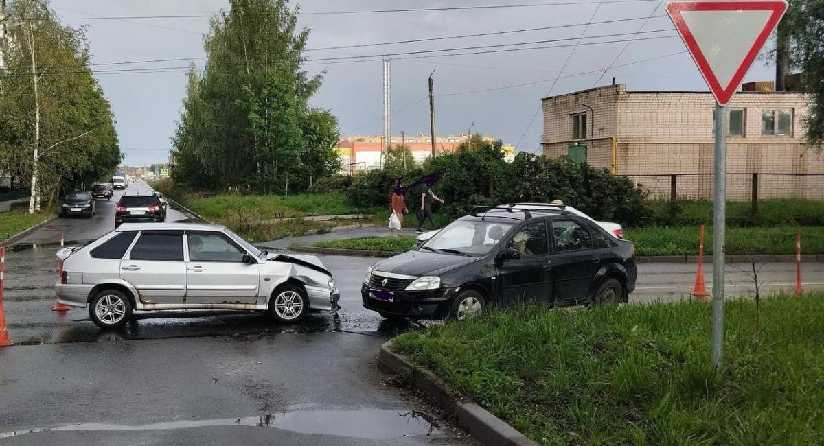 В результате ДТП 79-летняя женщина с ушибом грудной клетки доставлена в Новгородскую областную клиническую больницу.