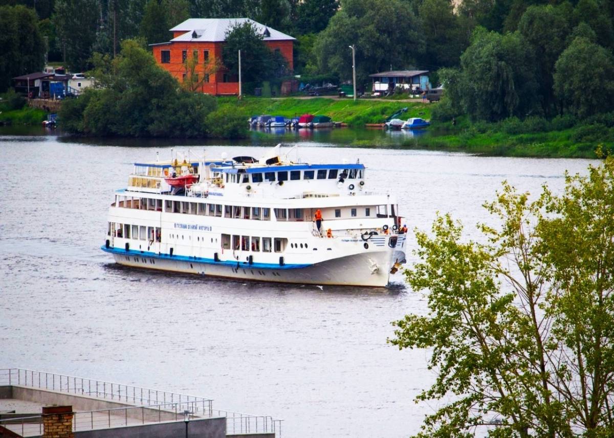 Теплоход готов продолжить плавательную практику с новгородскими юными моряками.