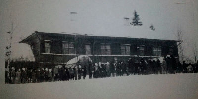 В 1942-м в здании бывшей школы размещался военный трибунал