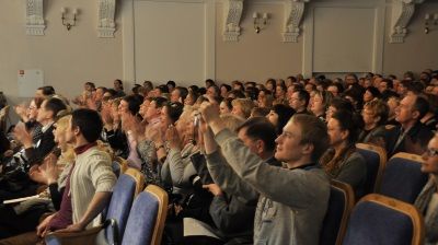 Всегда нужно помнить, что тебя слушают непрофессионалы