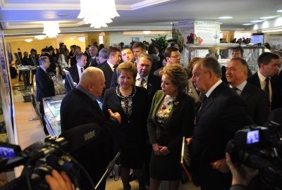 Валентина Матвиенко (в центре) высоко оценила потенциал Новгородской области