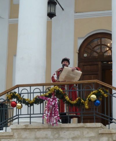 Князь Ярослав поздравляет гостей с наступающими праздниками