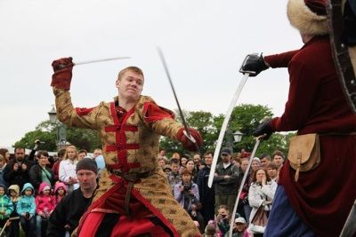 Интересы старорусских реконструкторов фехтовальной истории простираются от Западной Европы до Японии 